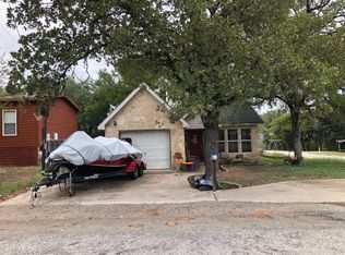 100 Casey Dr, Kingsland, TX 78639