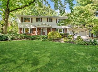 10 Bennington Ct, East Brunswick, NJ 08816