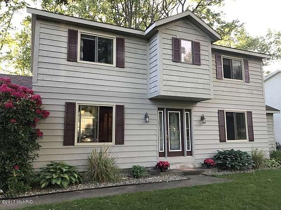 5th image of 1115 Greenbriar Dr