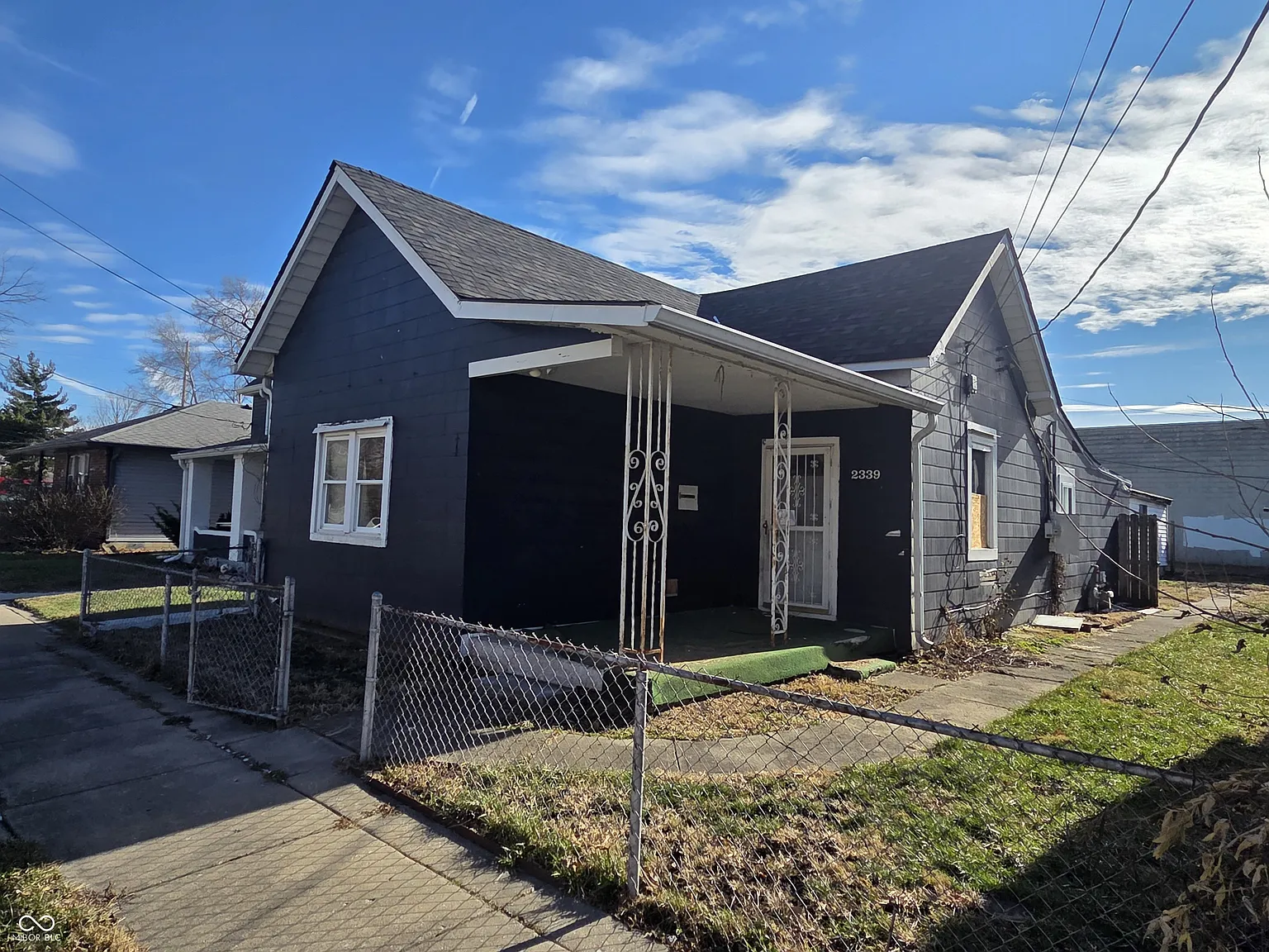 2339 Hoyt Ave photo 1