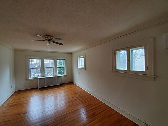 3rd image of 1932 Emerson Ave S APT 2