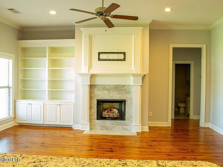 216 Buttonwood Ln — Photo 4