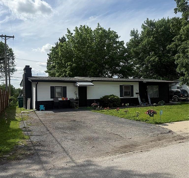 1st image of 129 Saint Thomas Ln