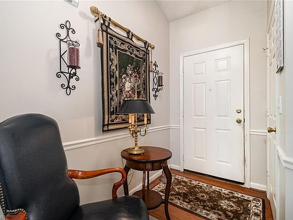 4th image of 801 Remount Ct Unit 17
