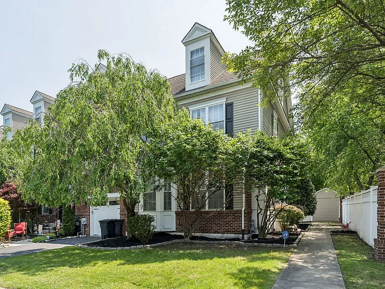3521 Reserve Dr — Photo 2