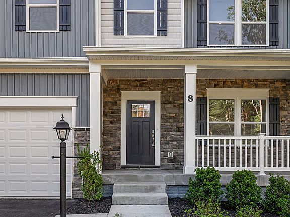 3rd image of 8 Timberidge Dr