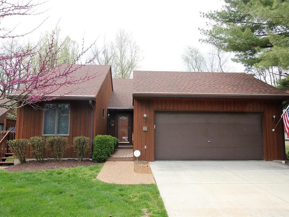 1st image of 10 Garrettsen Dr