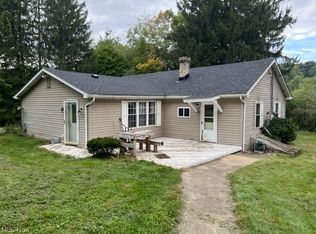2360 Shepherds Valley Rd, Chester, WV 26034