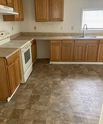 3rd image of 901 NE 95th St Lot 5