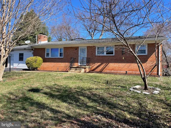 7705 Huron Dr, Gainesville, VA 20155