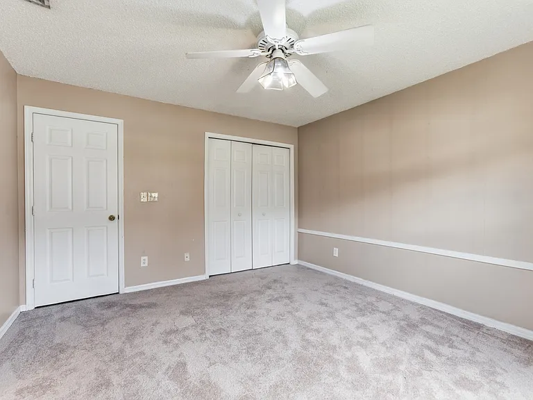 6513 Thoroughbred Loop — Photo 42