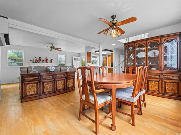98-1860 Kaahumanu St APT J, Pearl City, HI 96782