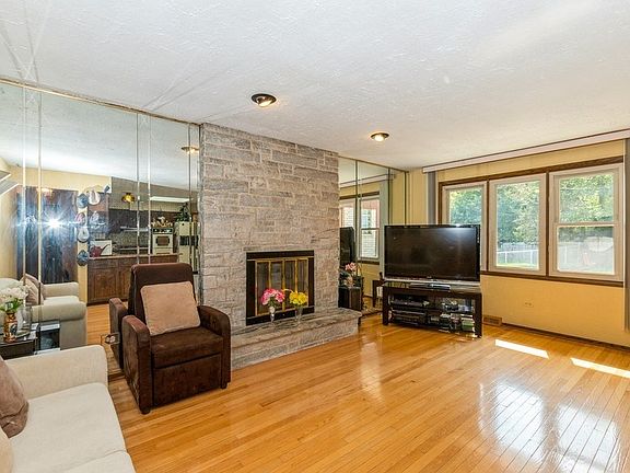 4th image of 10300 S Minnick Ave