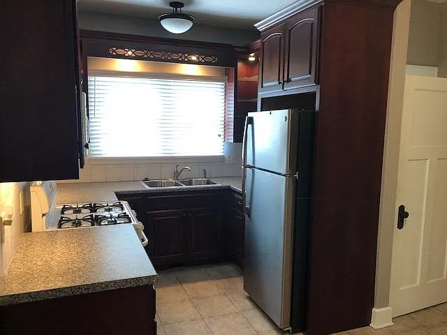 3 bed, 1848 sqft, $3,500 — Photo 3