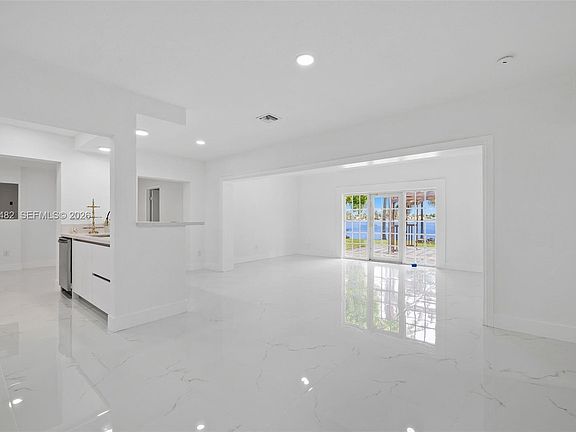 4th image of 10901 SW 47th Ter