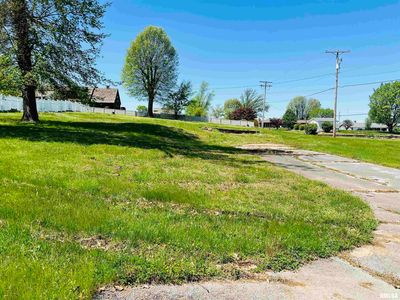 301 Country Club Ln, Harrisburg, IL, 62946