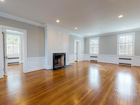 3rd image of 276 Hawthorne Dr