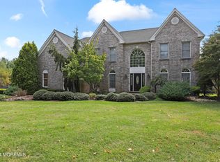 8 Turtle Hollow Dr, Manalapan, NJ 07726