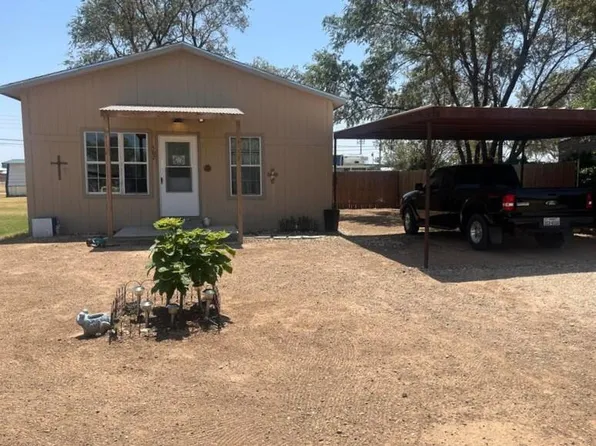 507 W 14th St, Hale Center, TX 79041