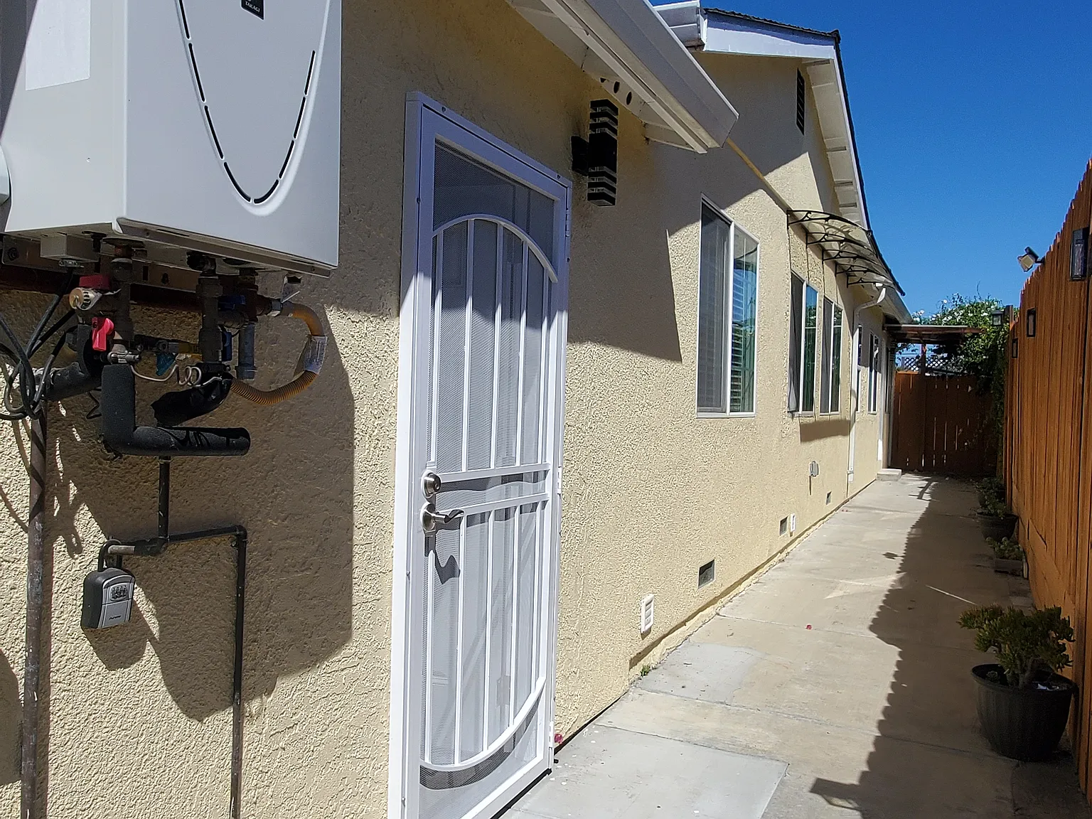 Studio, 370 sqft, $2,000 — Photo 3