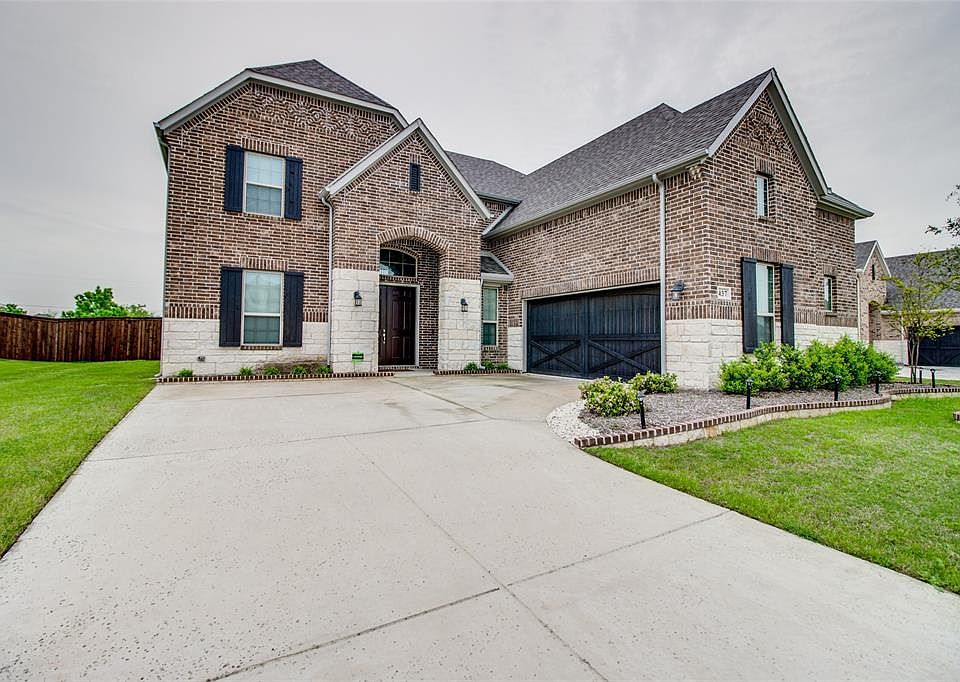 1st image of 437 Emerson Dr