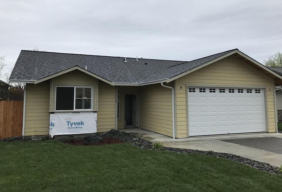2nd image of 1255 N Park Ln