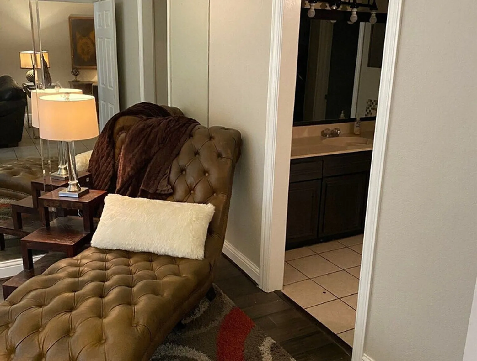 1 bed, 1.0 bath, 990 sqft, $2,180 — Photo 2