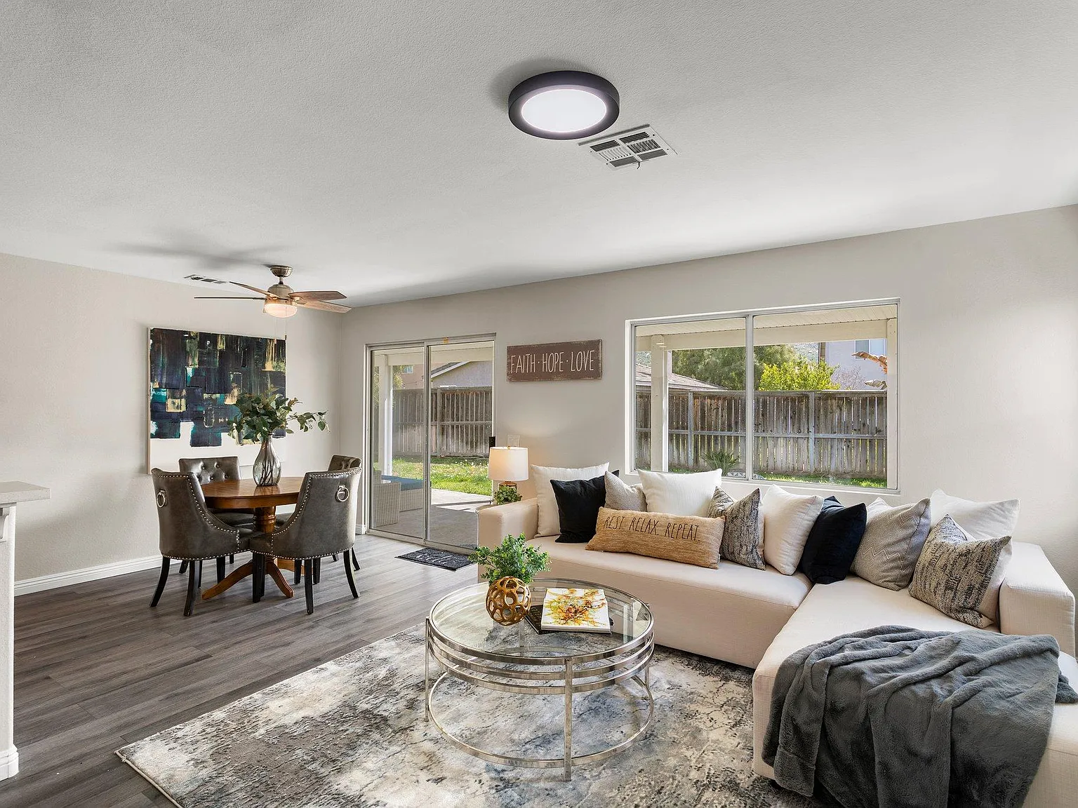 4 bed, 2200 sqft, $6,450 — Photo 4