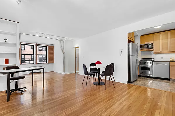 Sold by Bond New York | media 1