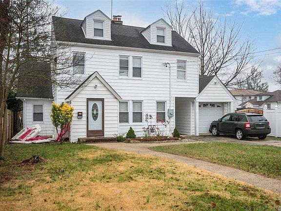 2nd image of 108 Lincoln Ave