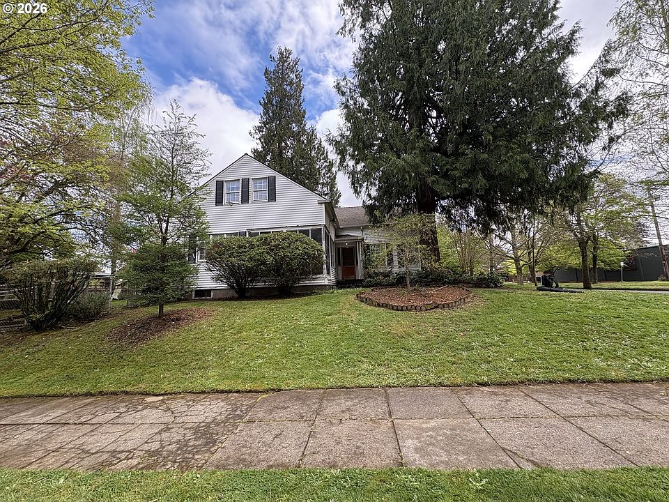 1st image of 2909 NE Ainsworth St