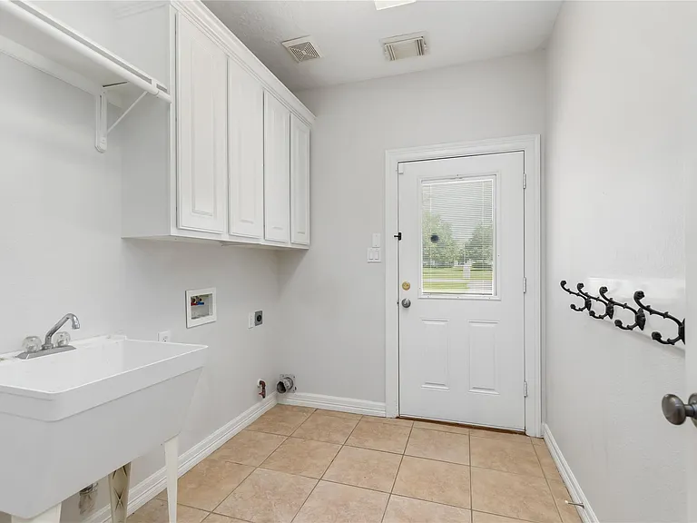 19907 Stone Lake Cir — Photo 28