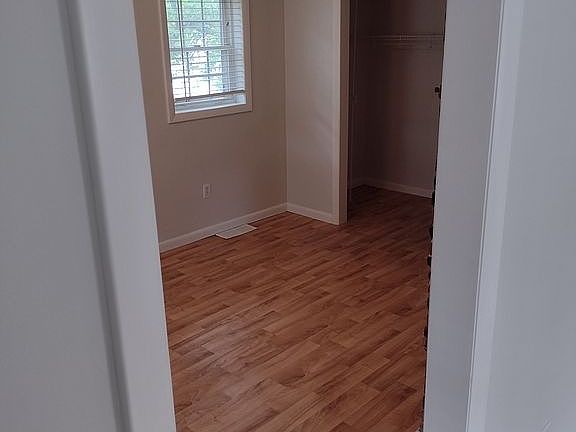 3rd image of 342 Oakwood Ave
