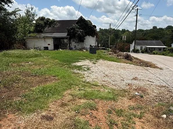 20 Cedar Bend St, Sparta, TN 38583