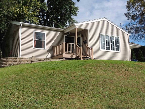 2nd image of 1825 Scenic View Dr
