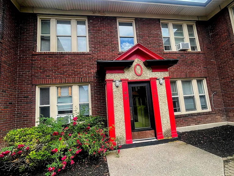 DaVinci Court Apartments — Photo 1