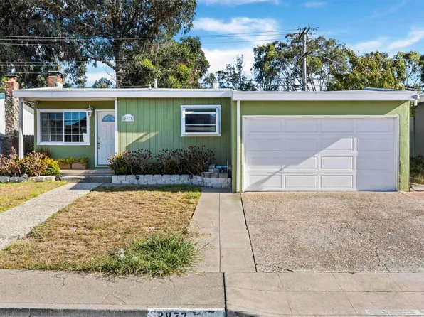 2973 McKenzie Dr, Richmond, CA 94806