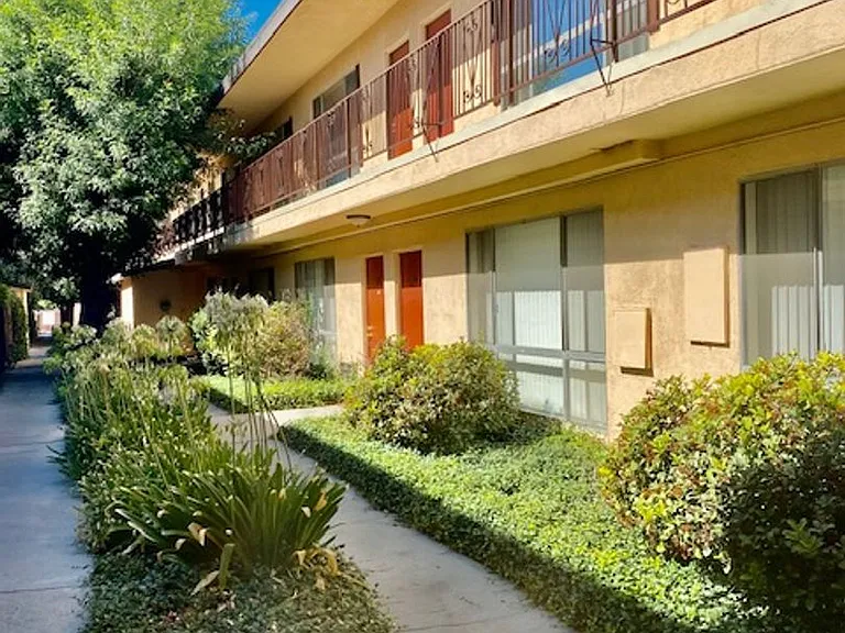 18520 Prairie St. — Photo 11