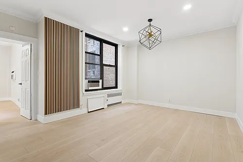 112 W 72nd St Photo 1 112 W 72nd St Photo 1