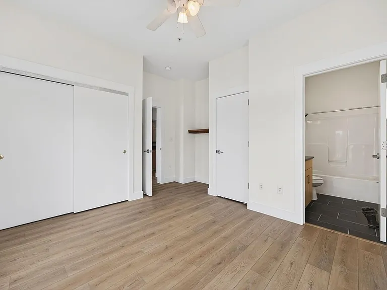 116 E 3rd St — Photo 36