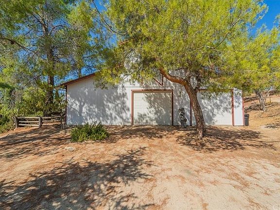 4th image of 40785 Crazy Horse Canyon Dr
