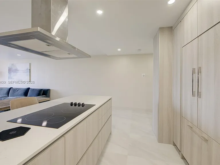 600 Three Islands Blvd #403 — Photo 4