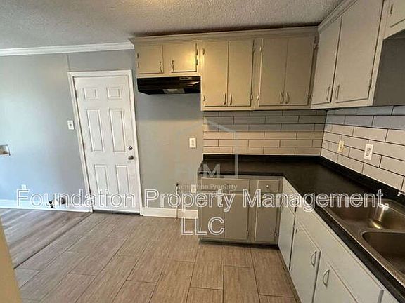 5th image of 4392 Ryan St