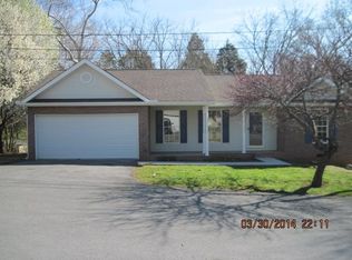 1219 NE Highland Dr, Knoxville, TN 37918
