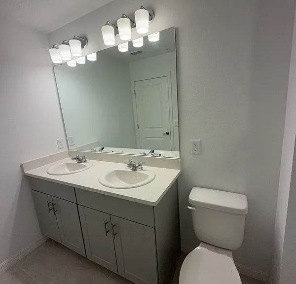 4830 Revolutionary Way — Photo 19