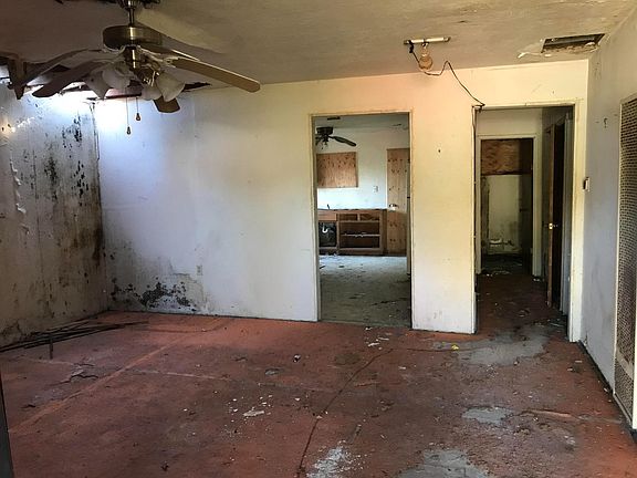 4th image of 303 Del Norte St