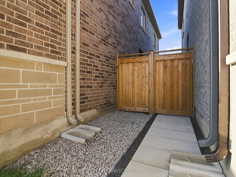 194 Coldwell Bay Cir — Photo 41