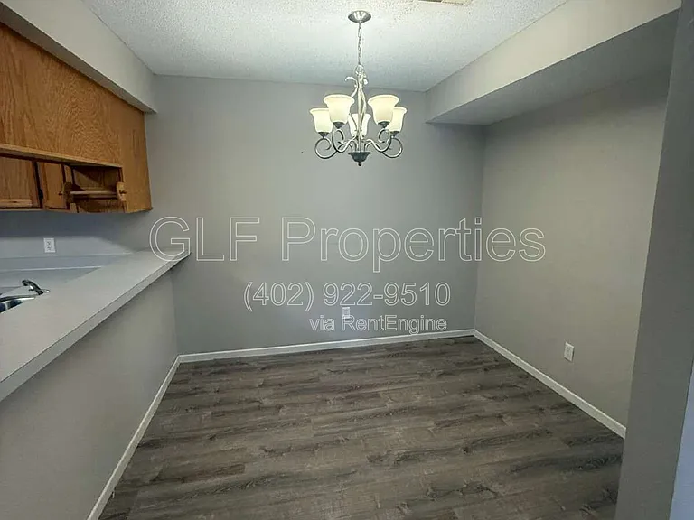 1710 Prairie Ave — Photo 2