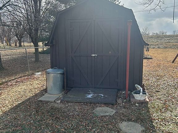 5th image of 2286 Melwood Dr