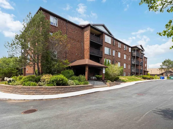 64 Cumberland Dr #310, Cole Harbour, NS B2V 2C7
